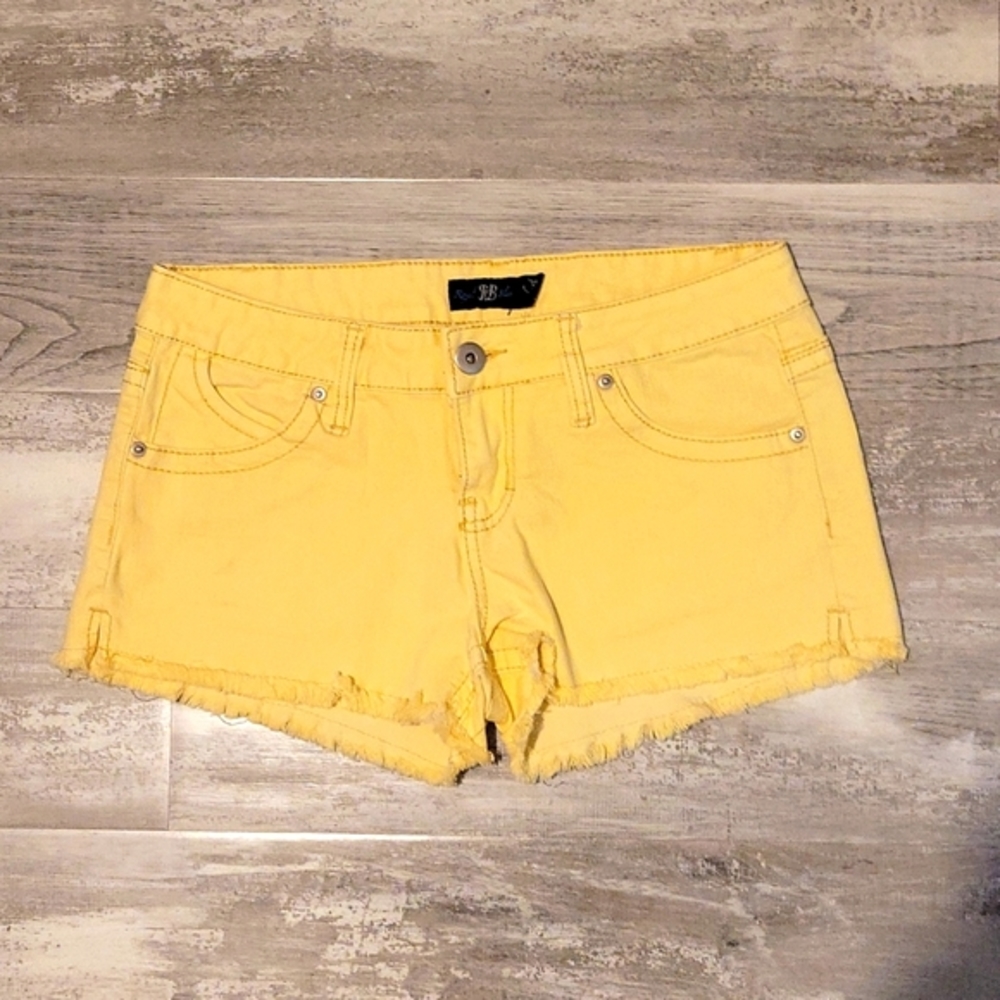 Yellow Low-Rise Shorts - Size 7
